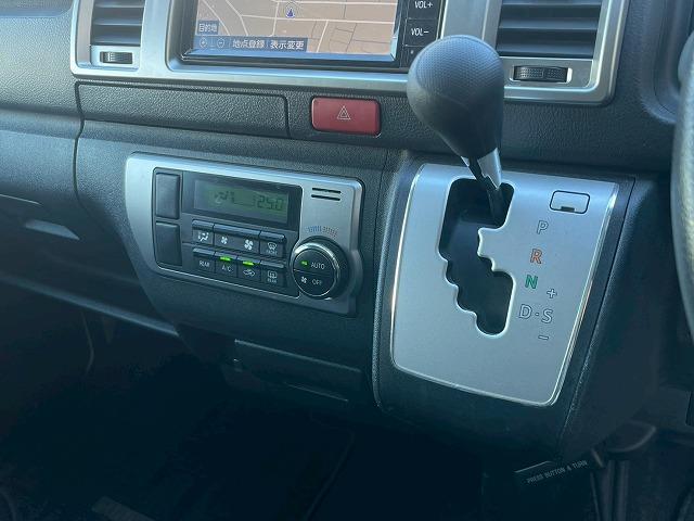 ハイエースバン スーパーGL 純正ナビ バックカメラ 衝突軽減ブレーキ LEDヘッドライト フォグライト プッシュスタート スマートキー オートライト オートエアコン フルセグTV パワーステアリング パワーウインドウ ETC(58枚目)