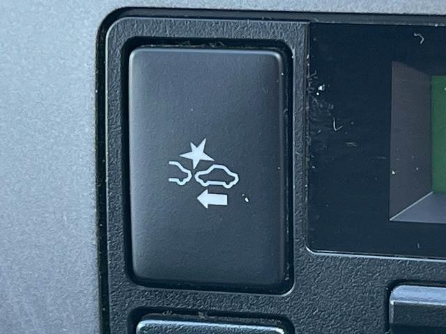 ハイエースバン スーパーGL 衝突軽減ブレーキ フルセグTVナビ ETC スマートキー プッシュスタート AC100V LEDヘッドライト フォグライト オートマチックハイビーム バックカメラ 助手席エアバック 車線逸脱警報(4枚目)