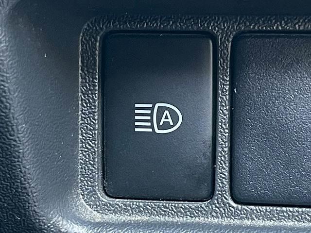 ハイエースバン スーパーGL 衝突軽減ブレーキ フルセグTVナビ ETC スマートキー プッシュスタート AC100V LEDヘッドライト フォグライト オートマチックハイビーム バックカメラ 助手席エアバック 車線逸脱警報(6枚目)