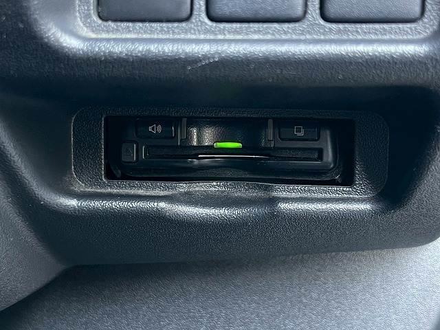 ハイエースバン スーパーGL 衝突軽減ブレーキ フルセグTVナビ ETC スマートキー プッシュスタート AC100V LEDヘッドライト フォグライト オートマチックハイビーム バックカメラ 助手席エアバック 車線逸脱警報(7枚目)