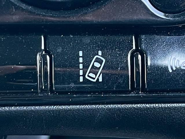 プリウス Ｓ　ワンオーナー　モデリスタエアロ　純正ナビ　レーダークルーズコントロール　スマートキー　プッシュスタート　オートマチックハイビーム　車線逸脱警報　衝突軽減ブレーキ　オートライト　クリアランスソナー（7枚目）