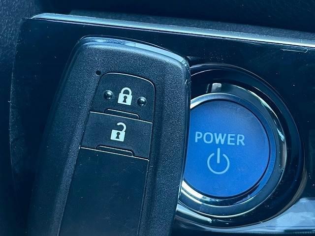 プリウス Ｓ　ワンオーナー　モデリスタエアロ　純正ナビ　レーダークルーズコントロール　スマートキー　プッシュスタート　オートマチックハイビーム　車線逸脱警報　衝突軽減ブレーキ　オートライト　クリアランスソナー（8枚目）