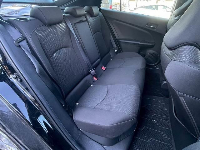 プリウス Ｓ　ワンオーナー　モデリスタエアロ　純正ナビ　レーダークルーズコントロール　スマートキー　プッシュスタート　オートマチックハイビーム　車線逸脱警報　衝突軽減ブレーキ　オートライト　クリアランスソナー（12枚目）