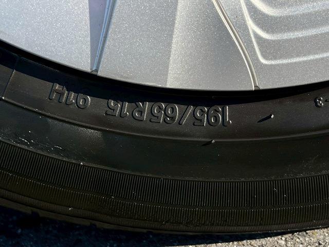 プリウス Ｓ　ワンオーナー　モデリスタエアロ　純正ナビ　レーダークルーズコントロール　スマートキー　プッシュスタート　オートマチックハイビーム　車線逸脱警報　衝突軽減ブレーキ　オートライト　クリアランスソナー（25枚目）