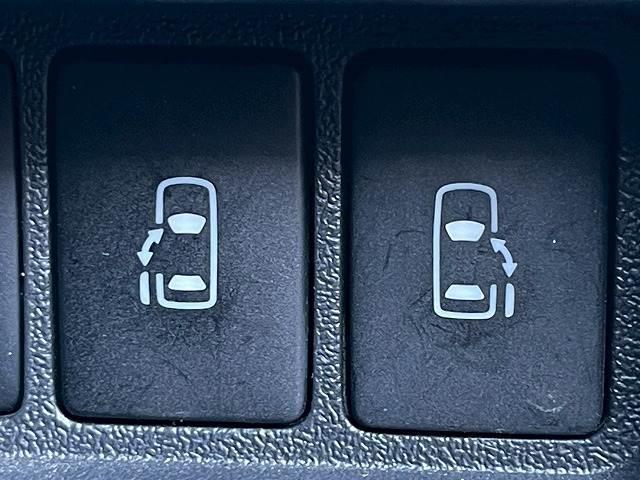 ハイエースバン スーパーＧＬダークプライム２　１１型アルパインナビ　モデリスタエアロ　全周囲カメラ　両側電動スライドドア　衝突軽減ブレーキ　オートマチックハイビーム　スマートキー　プッシュスタート　ＡＣ１００Ｖ電源　ＨＤＭＩ接続可　フルセグＴＶ（4枚目）