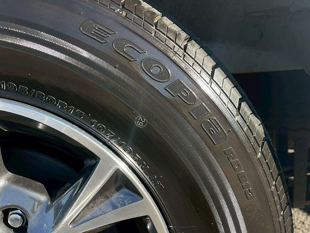 ハイエースバン スーパーＧＬダークプライム２　１１型アルパインナビ　モデリスタエアロ　全周囲カメラ　両側電動スライドドア　衝突軽減ブレーキ　オートマチックハイビーム　スマートキー　プッシュスタート　ＡＣ１００Ｖ電源　ＨＤＭＩ接続可　フルセグＴＶ（22枚目）