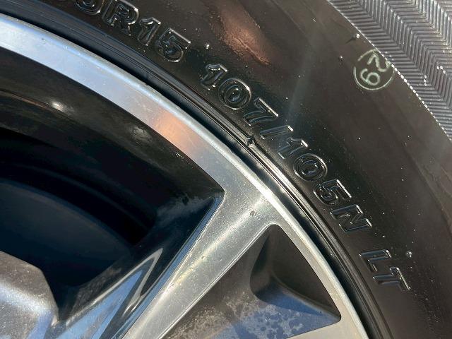 ハイエースバン スーパーＧＬダークプライム２　１１型アルパインナビ　モデリスタエアロ　全周囲カメラ　両側電動スライドドア　衝突軽減ブレーキ　オートマチックハイビーム　スマートキー　プッシュスタート　ＡＣ１００Ｖ電源　ＨＤＭＩ接続可　フルセグＴＶ（25枚目）