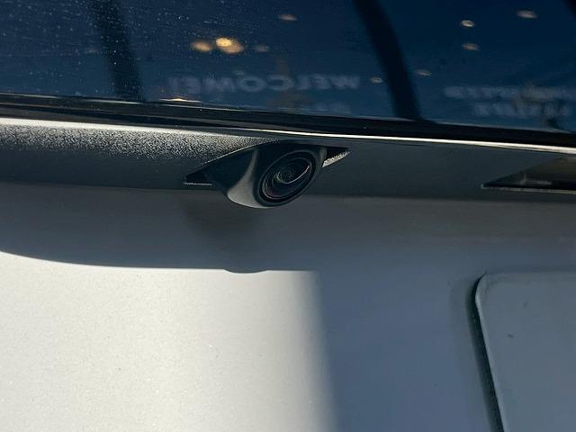 ハイエースバン スーパーＧＬダークプライム２　１１型アルパインナビ　モデリスタエアロ　全周囲カメラ　両側電動スライドドア　衝突軽減ブレーキ　オートマチックハイビーム　スマートキー　プッシュスタート　ＡＣ１００Ｖ電源　ＨＤＭＩ接続可　フルセグＴＶ（30枚目）