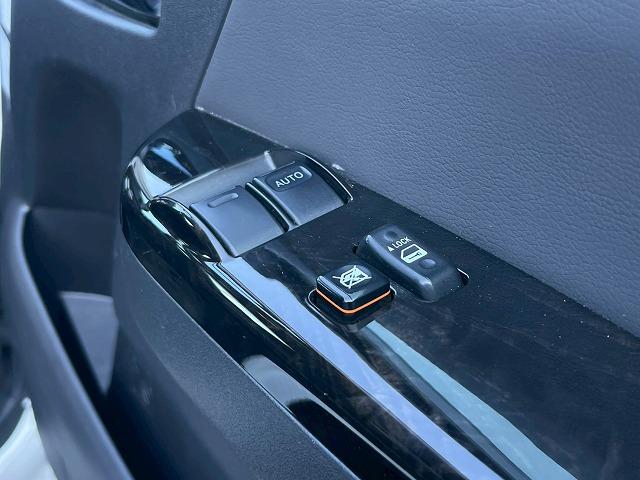 ハイエースバン スーパーＧＬダークプライム２　１１型アルパインナビ　モデリスタエアロ　全周囲カメラ　両側電動スライドドア　衝突軽減ブレーキ　オートマチックハイビーム　スマートキー　プッシュスタート　ＡＣ１００Ｖ電源　ＨＤＭＩ接続可　フルセグＴＶ（48枚目）