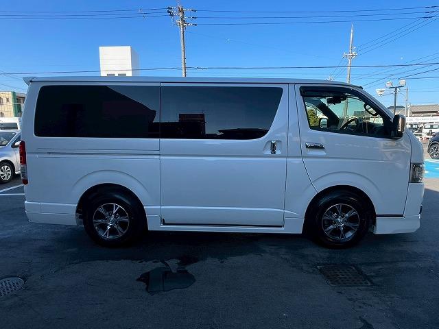 ハイエースバン スーパーＧＬダークプライム２　１１型アルパインナビ　モデリスタエアロ　全周囲カメラ　両側電動スライドドア　衝突軽減ブレーキ　オートマチックハイビーム　スマートキー　プッシュスタート　ＡＣ１００Ｖ電源　ＨＤＭＩ接続可　フルセグＴＶ（75枚目）