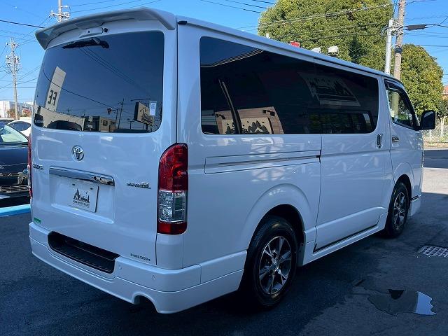 ハイエースバン スーパーＧＬダークプライム２　１１型アルパインナビ　モデリスタエアロ　全周囲カメラ　両側電動スライドドア　衝突軽減ブレーキ　オートマチックハイビーム　スマートキー　プッシュスタート　ＡＣ１００Ｖ電源　ＨＤＭＩ接続可　フルセグＴＶ（76枚目）