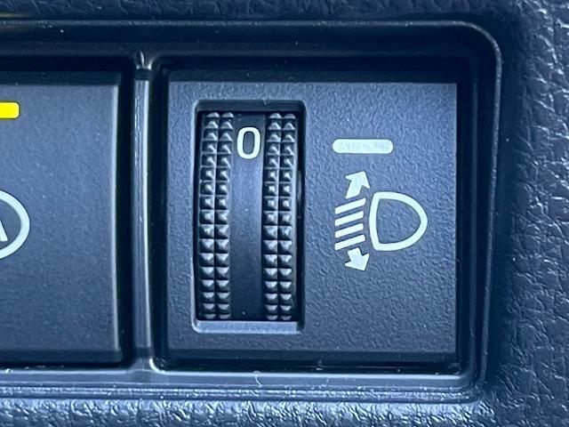 プリウス Ｚ　純正１２．３型ディスプレイ　パノラマルーフ　ブラインドスポットモニター　全周囲カメラ　シートベンチレーション　レーダークルーズコントロール　パーキングアシスト　デジタルインナーミラー　電動リアゲート（48枚目）