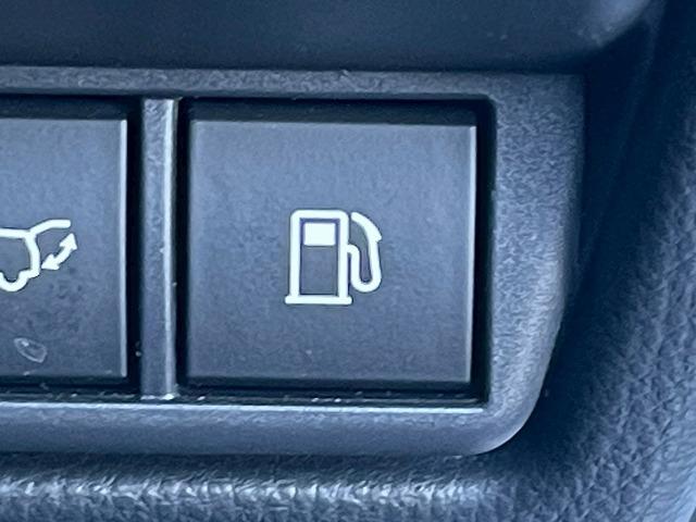 プリウス Ｚ　純正１２．３型ディスプレイ　パノラマルーフ　ブラインドスポットモニター　全周囲カメラ　シートベンチレーション　レーダークルーズコントロール　パーキングアシスト　デジタルインナーミラー　電動リアゲート（50枚目）