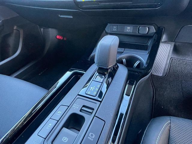 プリウス Ｚ　純正１２．３型ディスプレイ　パノラマルーフ　ブラインドスポットモニター　全周囲カメラ　シートベンチレーション　レーダークルーズコントロール　パーキングアシスト　デジタルインナーミラー　電動リアゲート（64枚目）