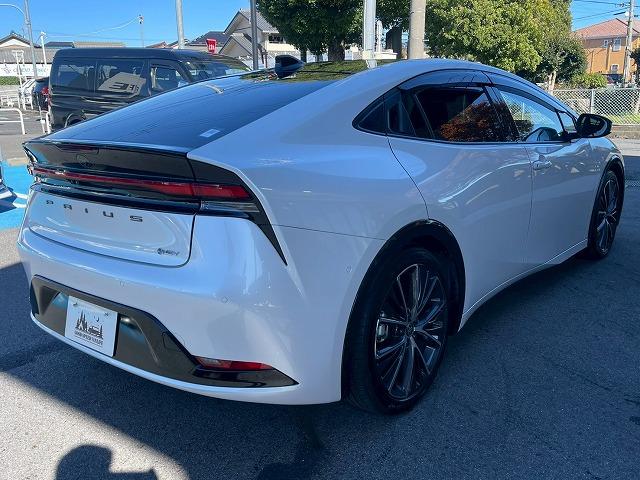 プリウス Ｚ　純正１２．３型ディスプレイ　パノラマルーフ　ブラインドスポットモニター　全周囲カメラ　シートベンチレーション　レーダークルーズコントロール　パーキングアシスト　デジタルインナーミラー　電動リアゲート（74枚目）