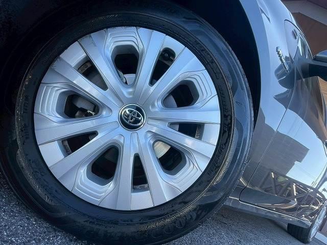 プリウス Ｓ　純正９型ナビ　バックカメラ　レーダークルーズコントロール　ビルトインＥＴＣ　スマートキー　プッシュスタート　車線逸脱警報　オートマチックハイビーム　先行発進アラート　フルセグＴＶ　バックカメラ　ＬＥＤ（19枚目）