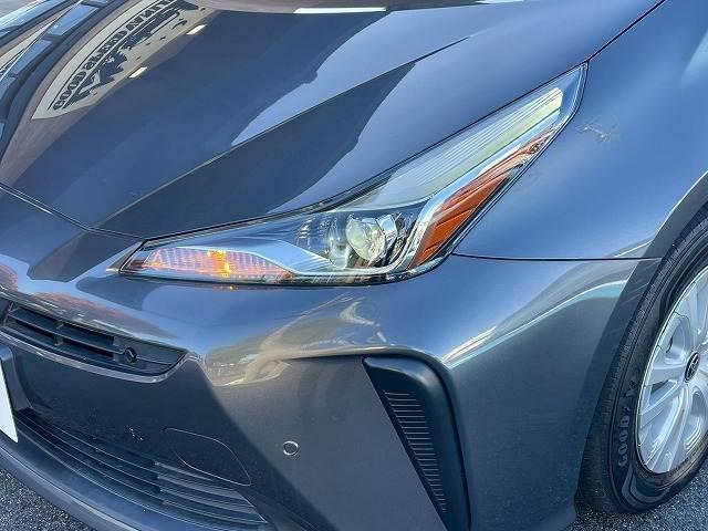 プリウス Ｓ　純正９型ナビ　バックカメラ　レーダークルーズコントロール　ビルトインＥＴＣ　スマートキー　プッシュスタート　車線逸脱警報　オートマチックハイビーム　先行発進アラート　フルセグＴＶ　バックカメラ　ＬＥＤ（20枚目）