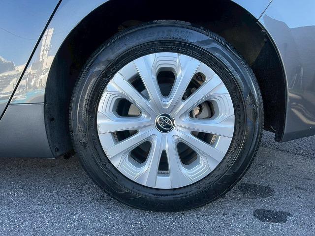 プリウス Ｓ　純正９型ナビ　バックカメラ　レーダークルーズコントロール　ビルトインＥＴＣ　スマートキー　プッシュスタート　車線逸脱警報　オートマチックハイビーム　先行発進アラート　フルセグＴＶ　バックカメラ　ＬＥＤ（21枚目）