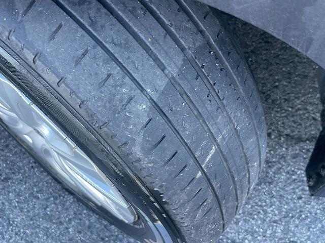 プリウス Ｓ　純正９型ナビ　バックカメラ　レーダークルーズコントロール　ビルトインＥＴＣ　スマートキー　プッシュスタート　車線逸脱警報　オートマチックハイビーム　先行発進アラート　フルセグＴＶ　バックカメラ　ＬＥＤ（26枚目）