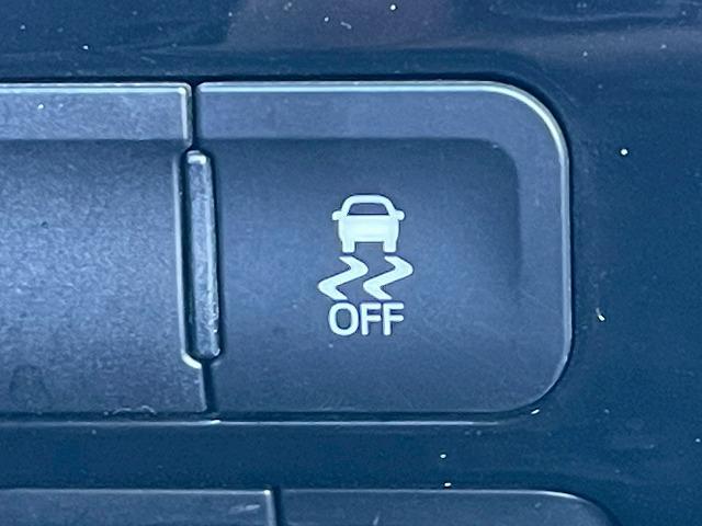 プリウス Ｓ　純正９型ナビ　バックカメラ　レーダークルーズコントロール　ビルトインＥＴＣ　スマートキー　プッシュスタート　車線逸脱警報　オートマチックハイビーム　先行発進アラート　フルセグＴＶ　バックカメラ　ＬＥＤ（40枚目）