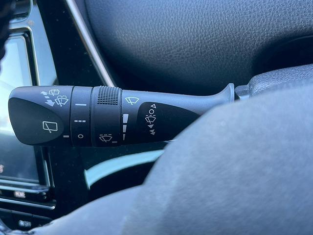 プリウス Ｓ　純正９型ナビ　バックカメラ　レーダークルーズコントロール　ビルトインＥＴＣ　スマートキー　プッシュスタート　車線逸脱警報　オートマチックハイビーム　先行発進アラート　フルセグＴＶ　バックカメラ　ＬＥＤ（47枚目）