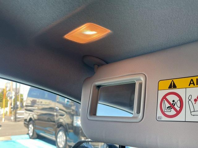 プリウス Ｓ　純正９型ナビ　バックカメラ　レーダークルーズコントロール　ビルトインＥＴＣ　スマートキー　プッシュスタート　車線逸脱警報　オートマチックハイビーム　先行発進アラート　フルセグＴＶ　バックカメラ　ＬＥＤ（49枚目）