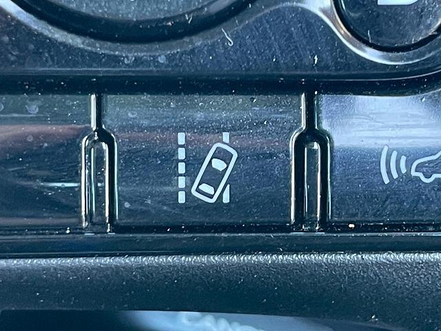 プリウス Ｓ　純正９型ナビ　バックカメラ　レーダークルーズコントロール　ビルトインＥＴＣ　スマートキー　プッシュスタート　車線逸脱警報　オートマチックハイビーム　先行発進アラート　フルセグＴＶ　バックカメラ　ＬＥＤ（50枚目）