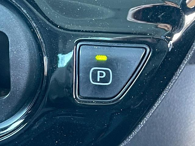 プリウス Ｓ　純正９型ナビ　バックカメラ　レーダークルーズコントロール　ビルトインＥＴＣ　スマートキー　プッシュスタート　車線逸脱警報　オートマチックハイビーム　先行発進アラート　フルセグＴＶ　バックカメラ　ＬＥＤ（52枚目）