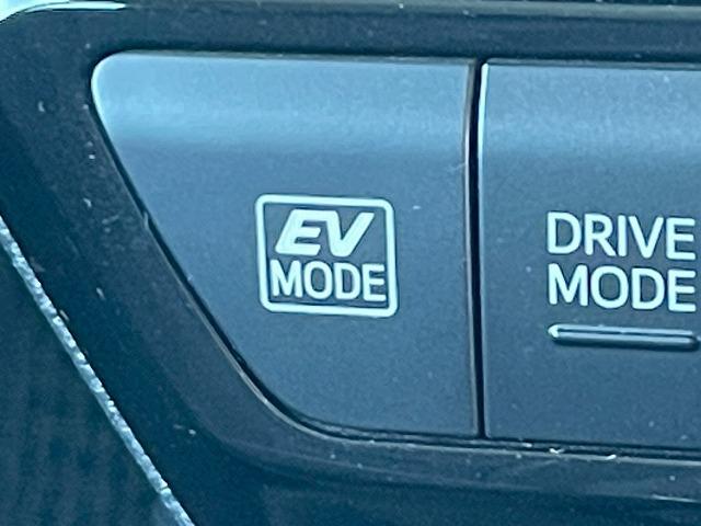 プリウス Ｓ　純正９型ナビ　バックカメラ　レーダークルーズコントロール　ビルトインＥＴＣ　スマートキー　プッシュスタート　車線逸脱警報　オートマチックハイビーム　先行発進アラート　フルセグＴＶ　バックカメラ　ＬＥＤ（58枚目）