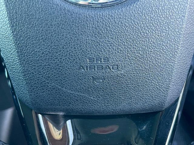 プリウス Ｓ　純正９型ナビ　バックカメラ　レーダークルーズコントロール　ビルトインＥＴＣ　スマートキー　プッシュスタート　車線逸脱警報　オートマチックハイビーム　先行発進アラート　フルセグＴＶ　バックカメラ　ＬＥＤ（60枚目）