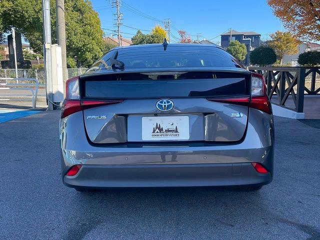 プリウス Ｓ　純正９型ナビ　バックカメラ　レーダークルーズコントロール　ビルトインＥＴＣ　スマートキー　プッシュスタート　車線逸脱警報　オートマチックハイビーム　先行発進アラート　フルセグＴＶ　バックカメラ　ＬＥＤ（77枚目）