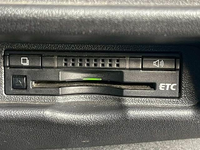 ハイエースバン スーパーGL 両側電動スライドドア ベルト交換済 バックカメラ ESSEX16インチアルミホイール 社外エアロ スマートキー プッシュスタート フォグライト AC100V電源 フルセグTV パワーステアリング(9枚目)