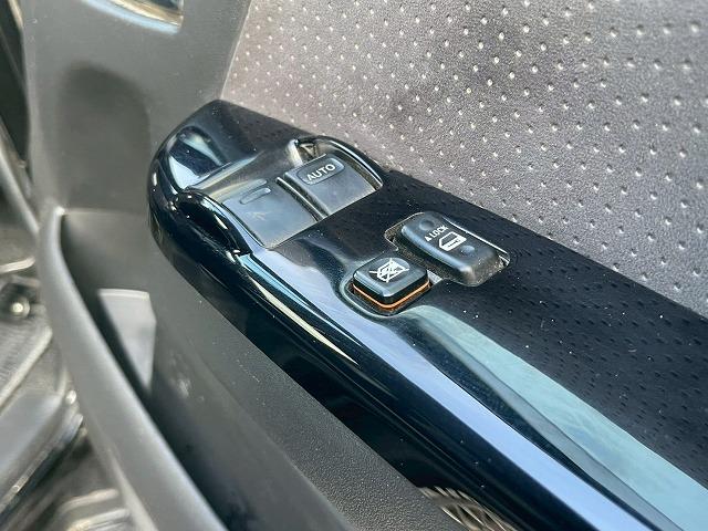 ハイエースバン スーパーGL 両側電動スライドドア ベルト交換済 バックカメラ ESSEX16インチアルミホイール 社外エアロ スマートキー プッシュスタート フォグライト AC100V電源 フルセグTV パワーステアリング(42枚目)