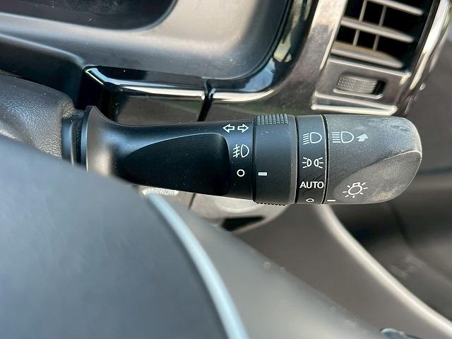 ハイエースバン スーパーGL 両側電動スライドドア ベルト交換済 バックカメラ ESSEX16インチアルミホイール 社外エアロ スマートキー プッシュスタート フォグライト AC100V電源 フルセグTV パワーステアリング(51枚目)