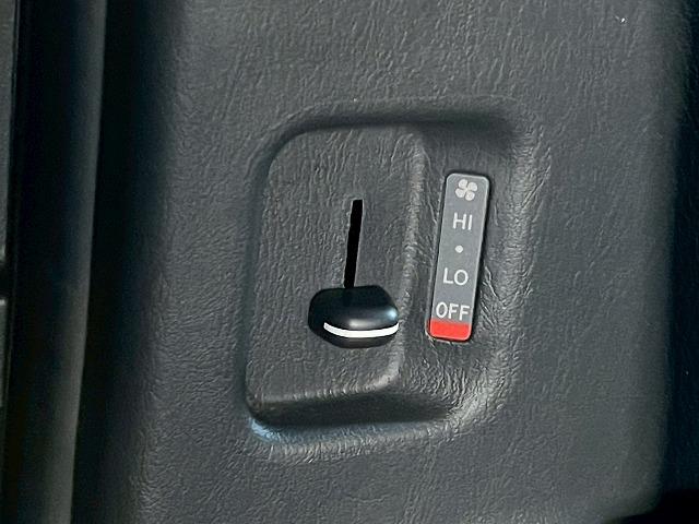 ハイエースバン スーパーGL ダークプライムII ワンオーナー 衝突軽減ブレーキ モデリスタエアロ オートマチックハイビーム AC100V電源 助手席エアバック バックカメラ スマートキー プッシュスタート ビルトインETC フルセグTV LED(35枚目)