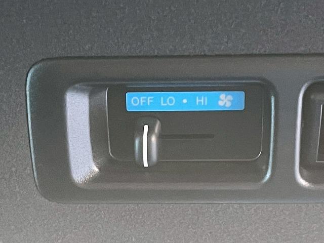 ハイエースバン スーパーGL ダークプライムII ワンオーナー 衝突軽減ブレーキ モデリスタエアロ オートマチックハイビーム AC100V電源 助手席エアバック バックカメラ スマートキー プッシュスタート ビルトインETC フルセグTV LED(36枚目)