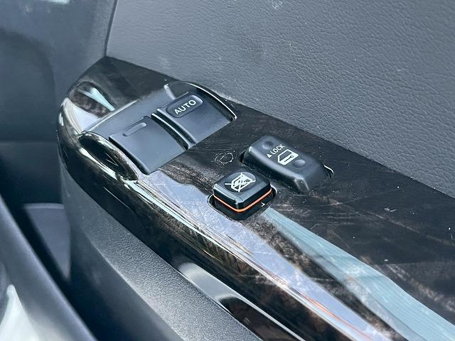 ハイエースバン スーパーGL ダークプライムII ワンオーナー 衝突軽減ブレーキ モデリスタエアロ オートマチックハイビーム AC100V電源 助手席エアバック バックカメラ スマートキー プッシュスタート ビルトインETC フルセグTV LED(40枚目)