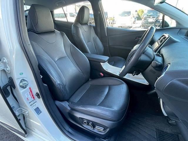 プリウス A プレミアム “ツーリングセレクション” 純正9型ナビ レーダークルコン 黒革 フルセグTV バックカメラ ビルトインETC 衝突軽減ブレーキ シートヒーター ブラインドスポットモニター クリアランスソナー レーダークルコン パワーシート(11枚目)