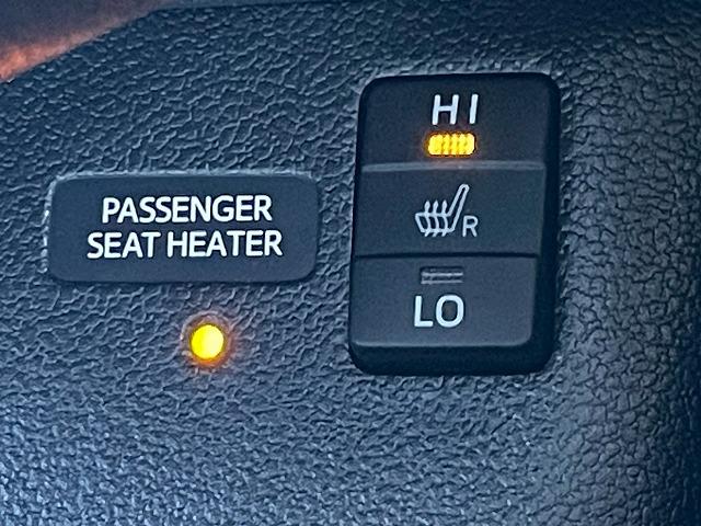 プリウス A プレミアム “ツーリングセレクション” 純正9型ナビ レーダークルコン 黒革 フルセグTV バックカメラ ビルトインETC 衝突軽減ブレーキ シートヒーター ブラインドスポットモニター クリアランスソナー レーダークルコン パワーシート(62枚目)