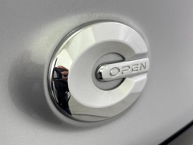 コペン ＧＲスポーツ　オープントップ　専用レカロシート　ＭＯＭＯ製ステアリング　ＢＢＳアルミホイール　シートヒーター　純正メモリーナビ　バックモニター　地デジチューナー　ドライブレコーダー　ＥＴＣ　アイドリングストップ（11枚目）
