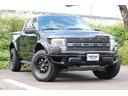 Ｆ－１５０ ＳＶＴ　ラプター　２０１１ｙモデル　新車並行　４ＷＤ　専用レザーシート　ガラスＳＲ　サイドステップ　ＦＯＸレーシングショック　社外オーバーフェンダー　バックモニター　外マフラー　キセノン　ＥＴＣ　ワンセグ　ナビ（2枚目）