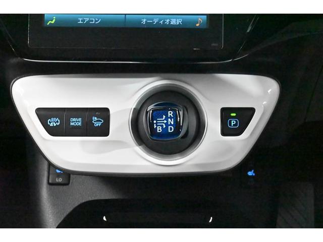 プリウスＰＨＶ Ａプレミアム　地上デジタル　パワーウインドウ　黒革シート　ＡＣ１００Ｖ　スマキー　クルーズコントロール　パワーシート　ドラレコ　サイドエアバック　アルミホイール　盗難防止装置　メモリーナビ　オートエアコン　キーレス（13枚目）