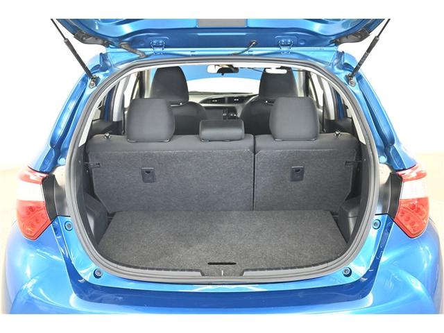 ヴィッツ ハイブリッドU バックガイドモニター 衝突軽減システム 地デジ LEDヘッドライト DVD再生可 ETC オートエアコン メモリナビ エアバッグ キーフリー 横滑り防止機能 イモビライザー ナビ&TV ABS 記録簿(14枚目)