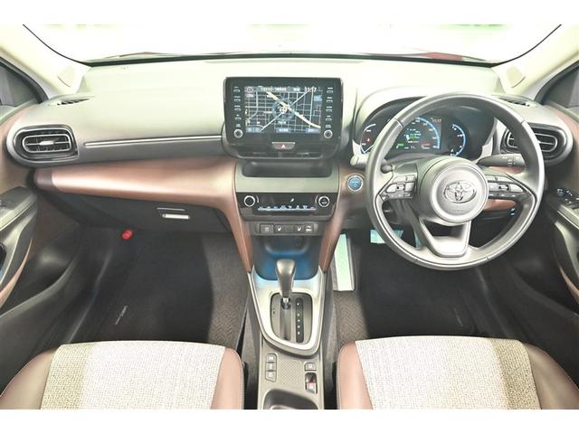 ヤリスクロス ハイブリッドＺ　インテリジェントキー　アルミホイル　ＬＥＤライト　１オ－ナ－　リアカメラ　クルーズコントロール　横滑り防止システム　ナビＴＶ　メモリーナビゲーション　電動シ－ト　パワステ　オートエアコン　キーフリー（6枚目）