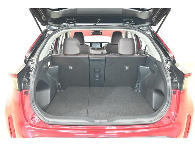 ヤリスクロス ハイブリッドＺ　インテリジェントキー　アルミホイル　ＬＥＤライト　１オ－ナ－　リアカメラ　クルーズコントロール　横滑り防止システム　ナビＴＶ　メモリーナビゲーション　電動シ－ト　パワステ　オートエアコン　キーフリー（13枚目）