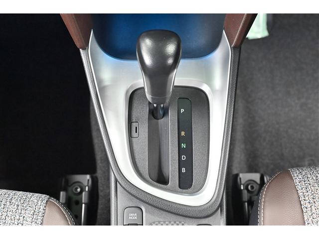 ヤリスクロス ハイブリッドＺ　ドライブレコーダ　インテリジェントキー　アルミホイル　ＬＥＤライト　１オ－ナ－　リアカメラ　ナビ　クルーズコントロール　整備記録簿　横滑り防止システム　メモリーナビゲーション　電動シ－ト　パワステ（7枚目）