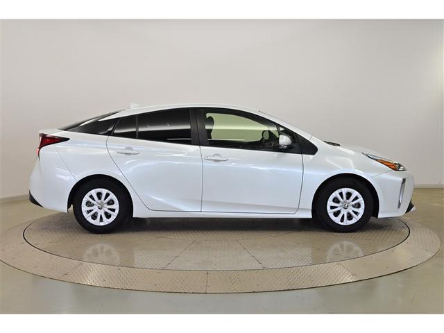 プリウス Ｓ　取説記録簿　スマートキ－　地デジ　メモリーナビゲーション　ＬＥＤヘッドライト　ＥＴＣ車載器　フルオートエアコン　クルーズコントロール　エアバッグ　イモビ　パワーウインドウ　ＰＳ　ＴＶナビ　ＡＷ　ＡＢＳ（4枚目）