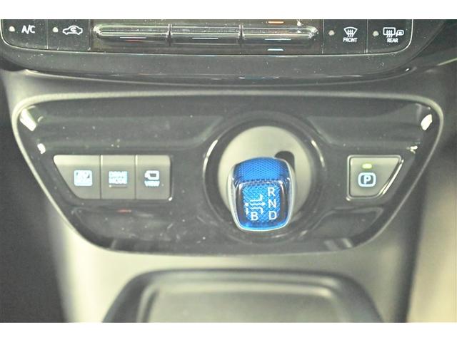 プリウス Ｓ　取説記録簿　スマートキ－　地デジ　メモリーナビゲーション　ＬＥＤヘッドライト　ＥＴＣ車載器　フルオートエアコン　クルーズコントロール　エアバッグ　イモビ　パワーウインドウ　ＰＳ　ＴＶナビ　ＡＷ　ＡＢＳ（7枚目）