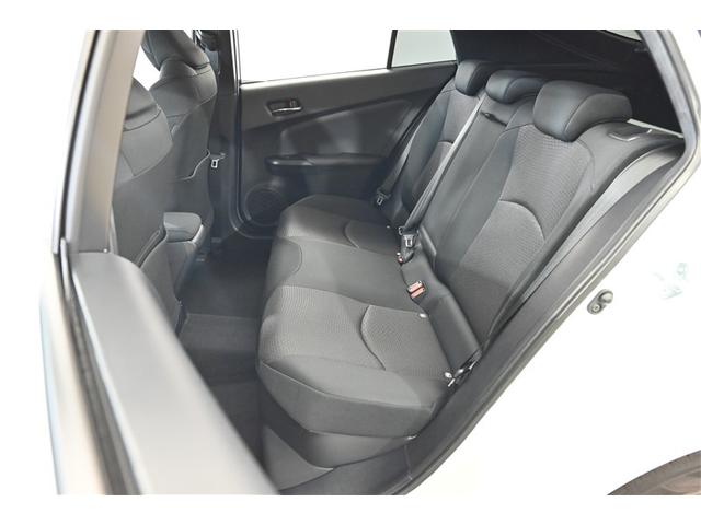 プリウス Ｓ　取説記録簿　スマートキ－　地デジ　メモリーナビゲーション　ＬＥＤヘッドライト　ＥＴＣ車載器　フルオートエアコン　クルーズコントロール　エアバッグ　イモビ　パワーウインドウ　ＰＳ　ＴＶナビ　ＡＷ　ＡＢＳ（12枚目）