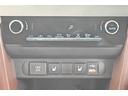 ヤリスクロス ハイブリッドＺ　インテリジェントキー　アルミホイル　ＬＥＤライト　１オ－ナ－　リアカメラ　クルーズコントロール　横滑り防止システム　ナビＴＶ　メモリーナビゲーション　電動シ－ト　パワステ　オートエアコン　キーフリー（8枚目）